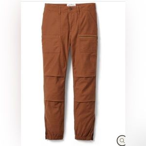 REI wilderness jogger pant in nutmeg brown size 4